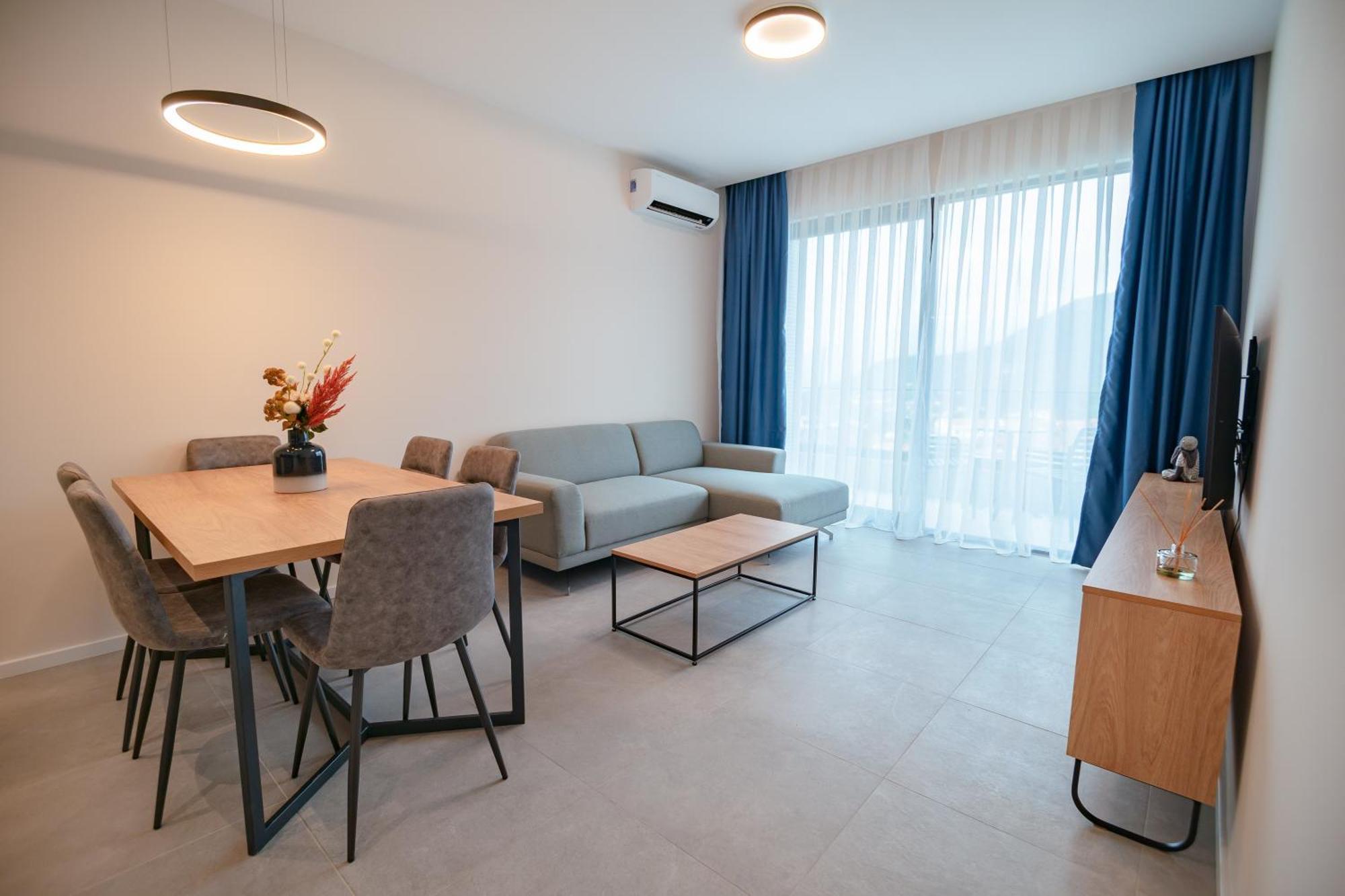Royal Blue Resort & Residences Kavač Екстериор снимка