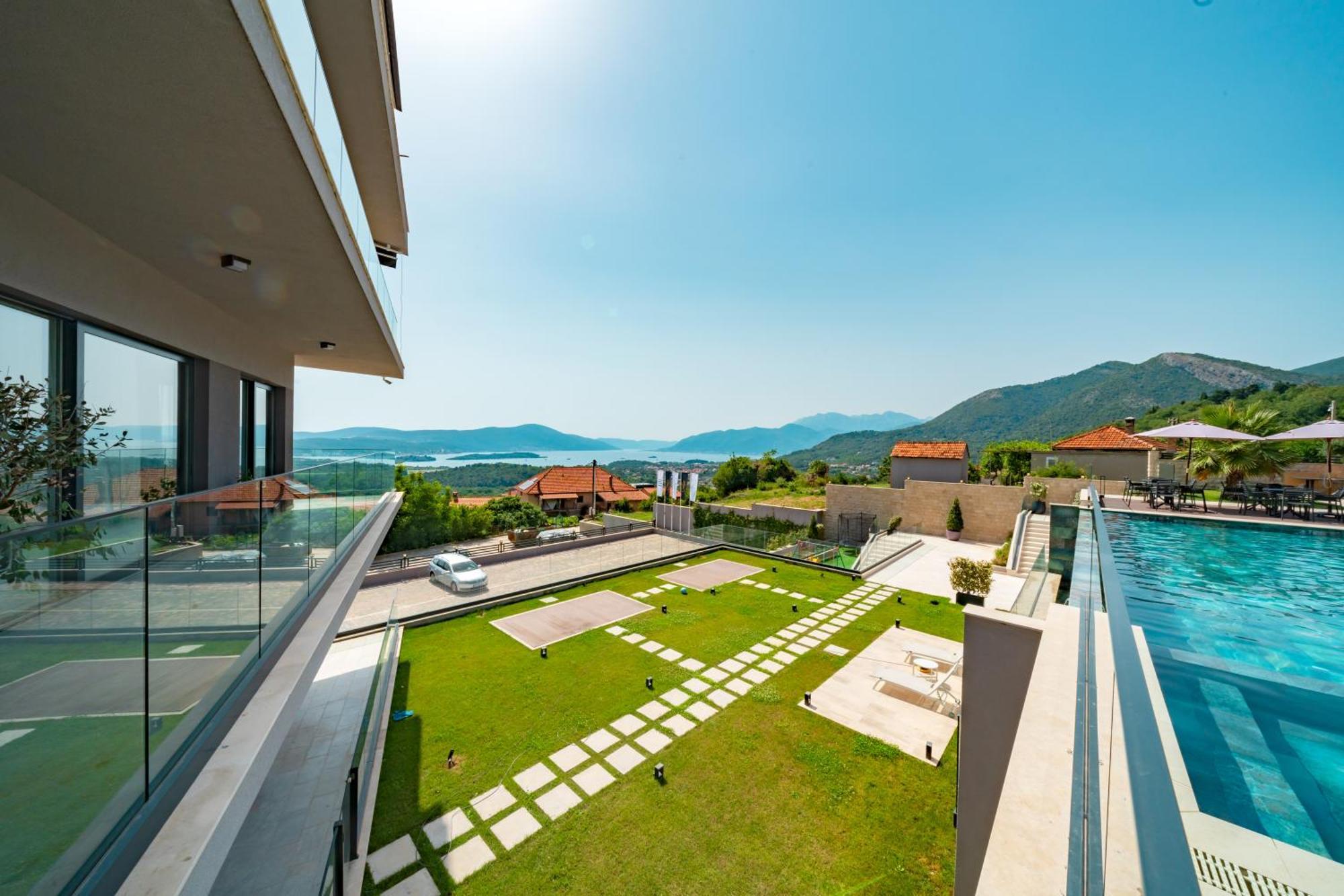 Royal Blue Resort & Residences Kavač Екстериор снимка